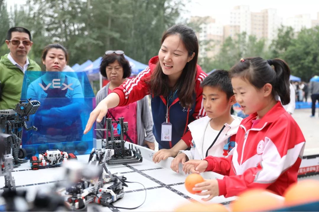 六一科技艺术节,体育科技艺术节开幕式