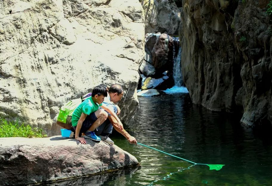 跟着抖音去探店周末去哪玩,小沟背两日游