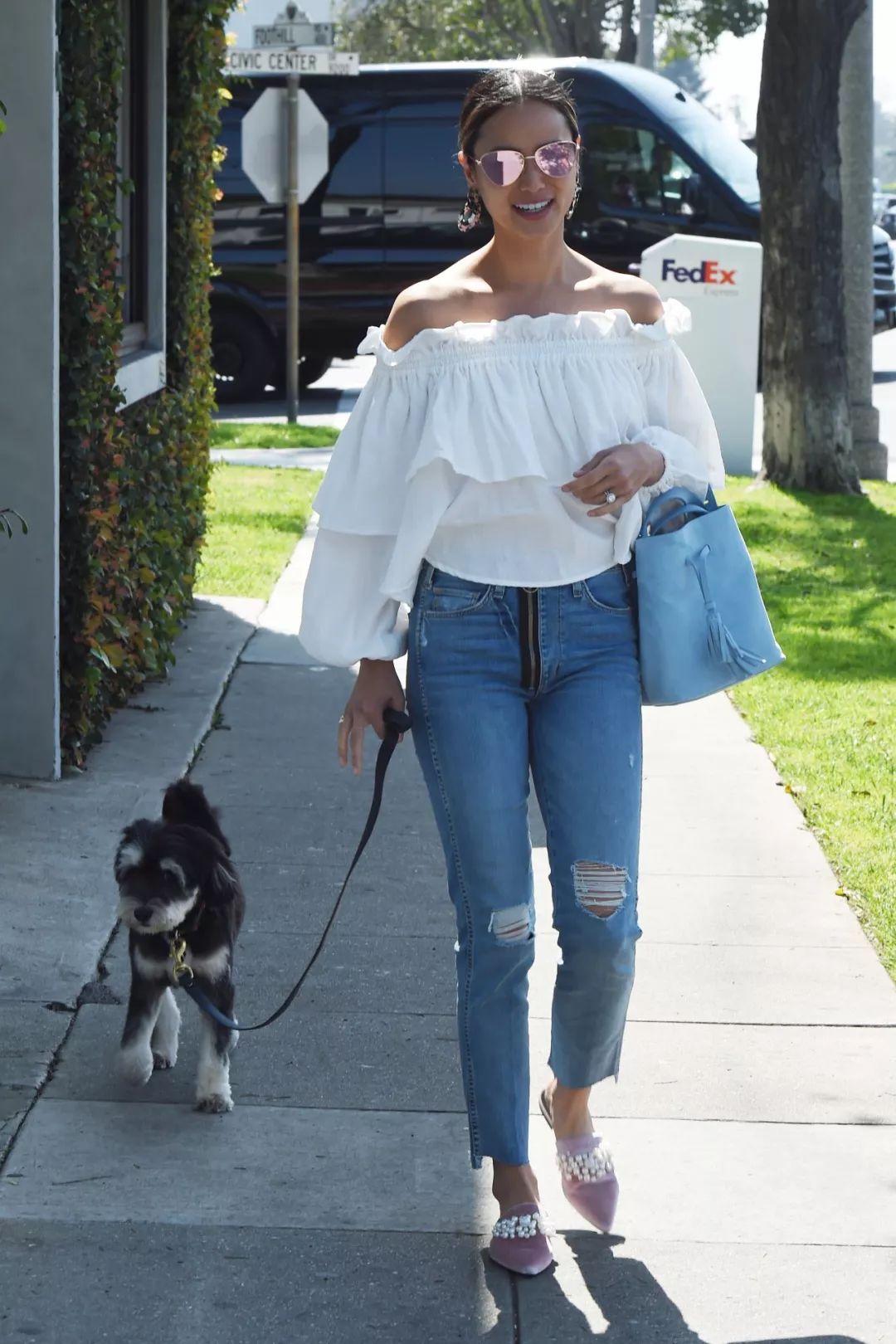 破洞裤什么时间开始流行的,破洞裤太破了怎么改