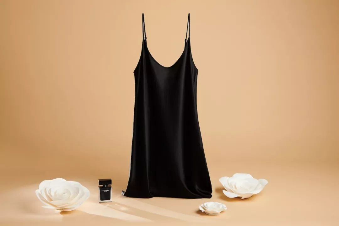 穿最粉的衣服跳最酷的舞,穿最粉的衣服唱最快的rap