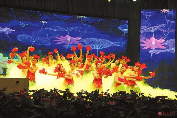 砥砺二十载谱写新华章,砥砺前行二十载奋楫扬帆谱新篇