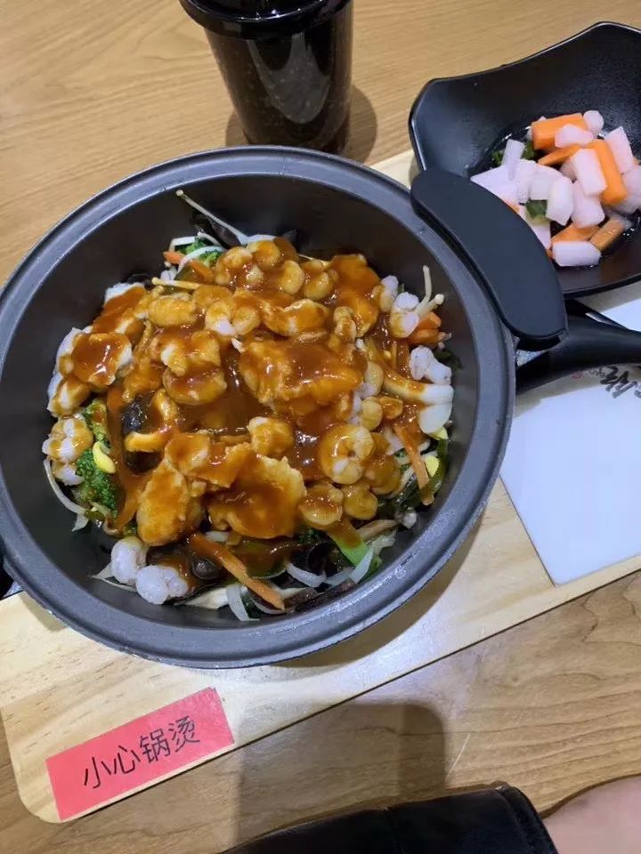 百万大学青年免费狂欢!AJ鞋展、街球大神空降,超多福利拿到手软!