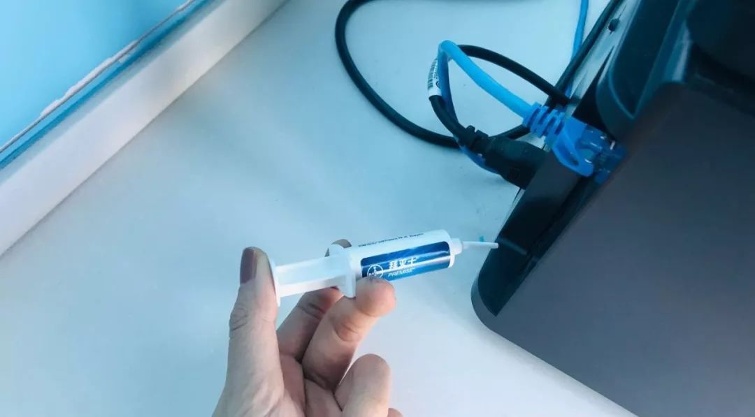 想要消灭家里蟑螂,家里有蟑螂可以请专业人士来灭吗