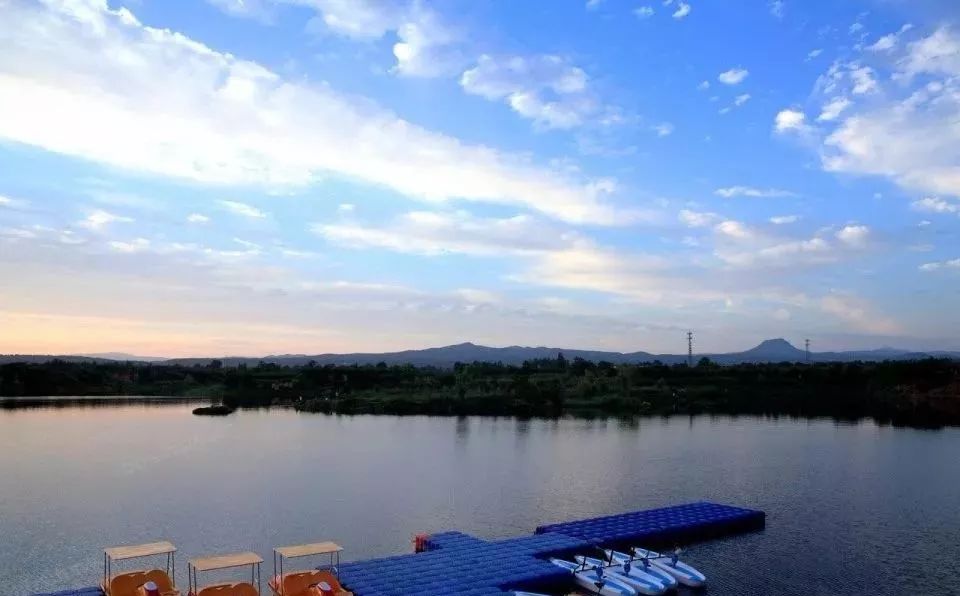 初夏可以去哪旅行,夏天周末去哪儿玩