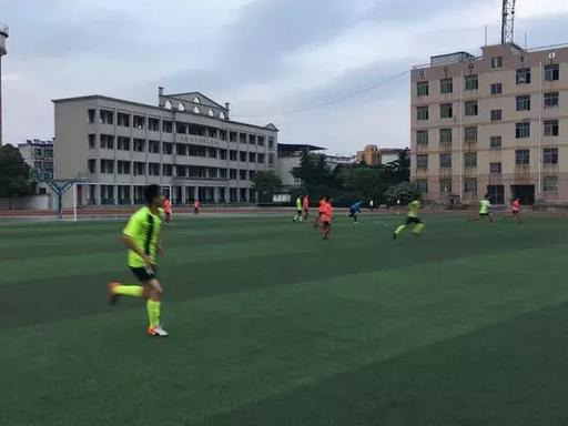 光山县慧泉中学足球队征战第四届“市长杯”侧记