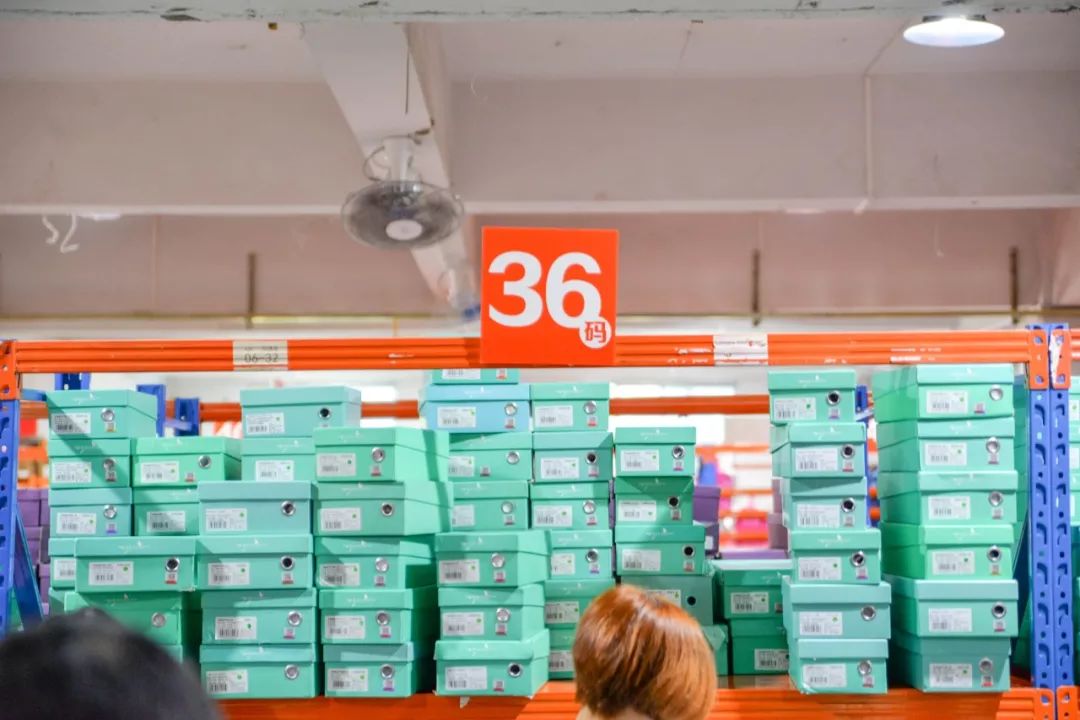 金利来1折店,金利来买一送一特卖活动