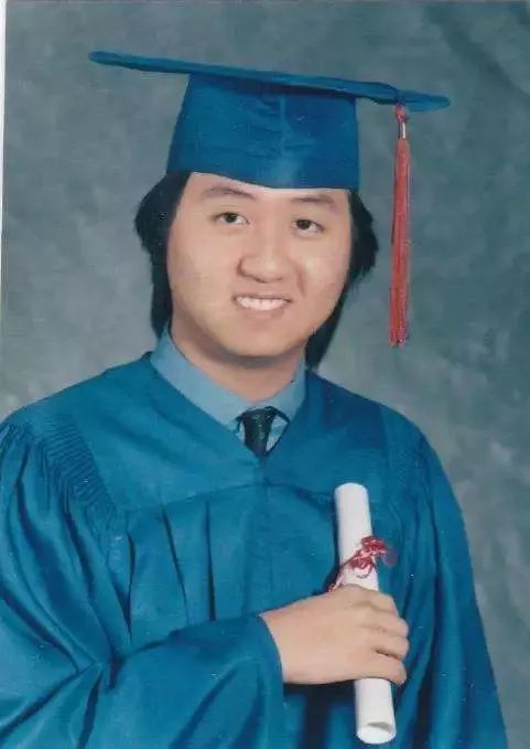 她地震中失去双腿,她在汶川地震失去双腿及女儿