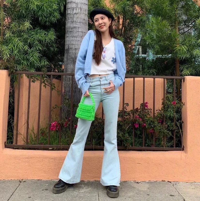 保姆级拍照姿势很火,保姆级拍照动作教程