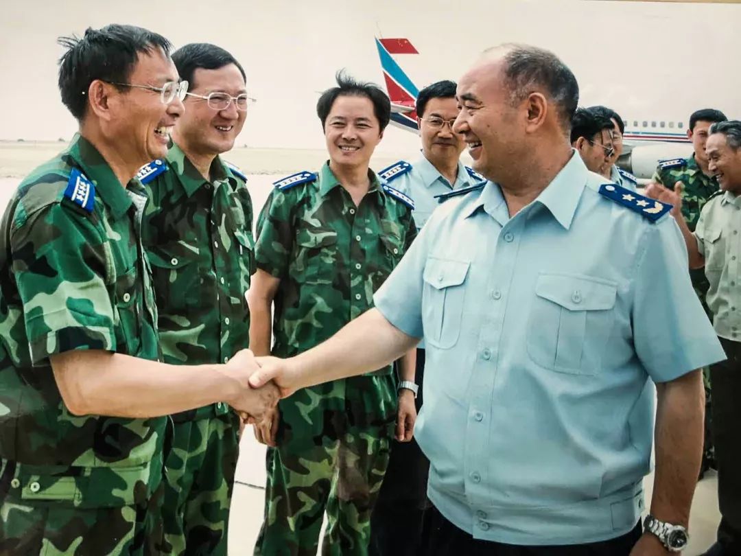 余爱水和胡杨魂,余爱水杂志审编