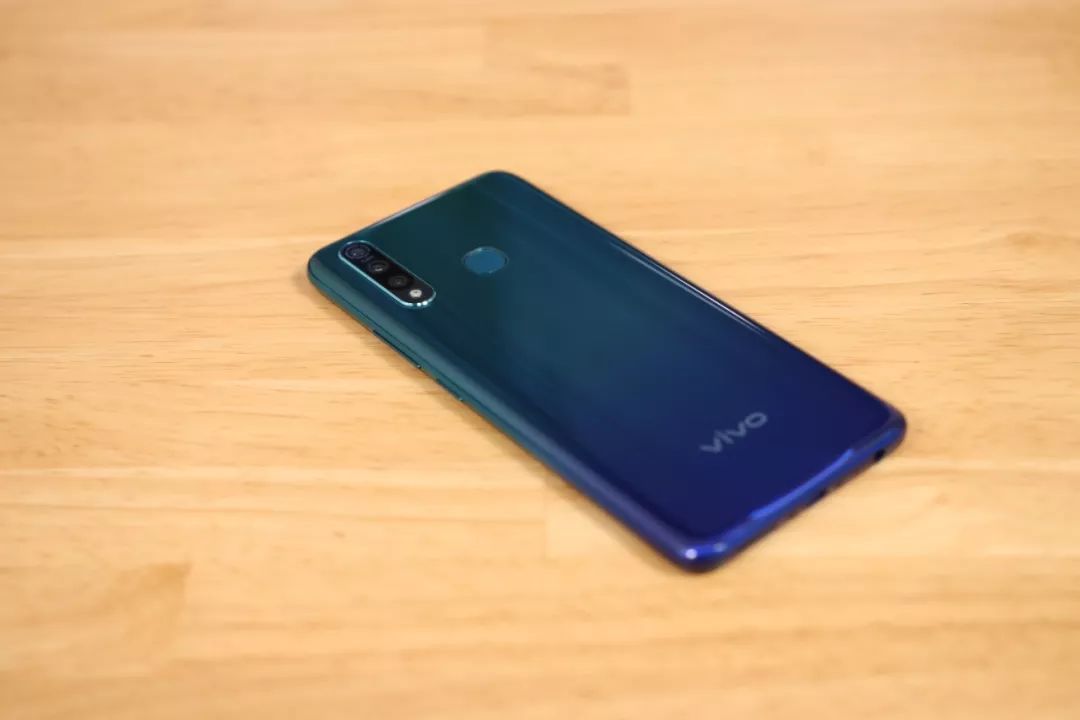 vivo手机哪款好用性价比高vivoz5x,vivoz5x电池续航测评