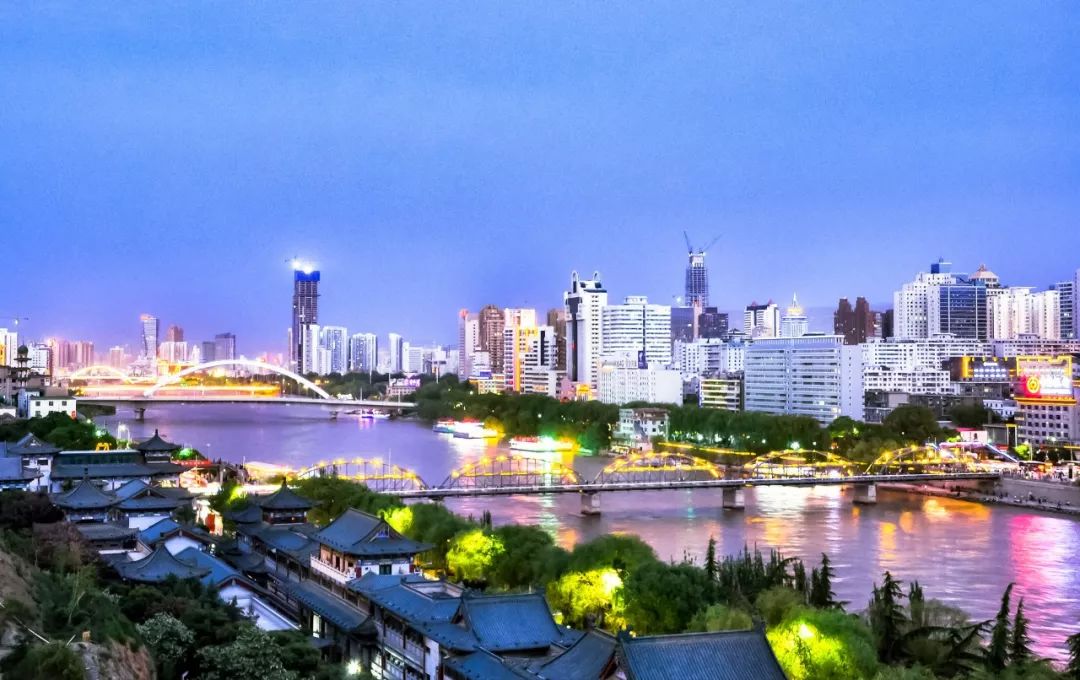 41℃高温来袭！6月白菜价机票来了！从郑州出发最低只要181元