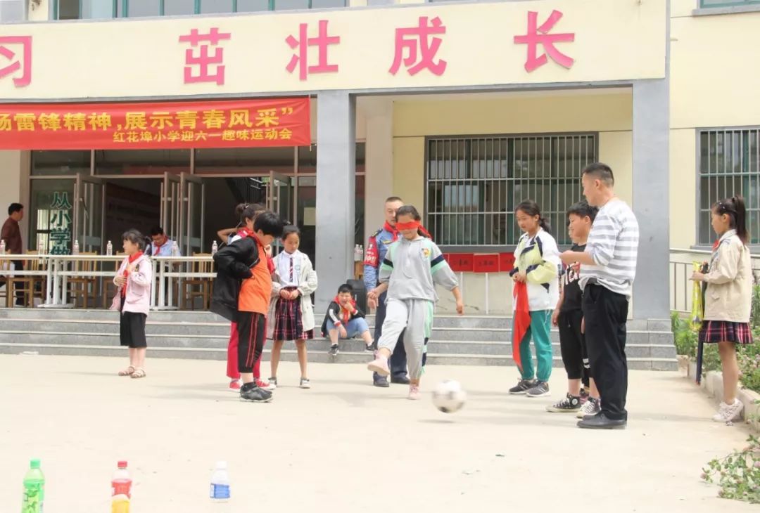 学校传承雷锋精神主题活动简报,弘扬雷锋精神汇演