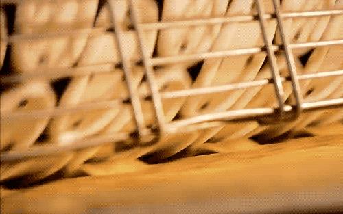 乐事薯片不碎吗,品客薯片和乐事薯片哪个好吃