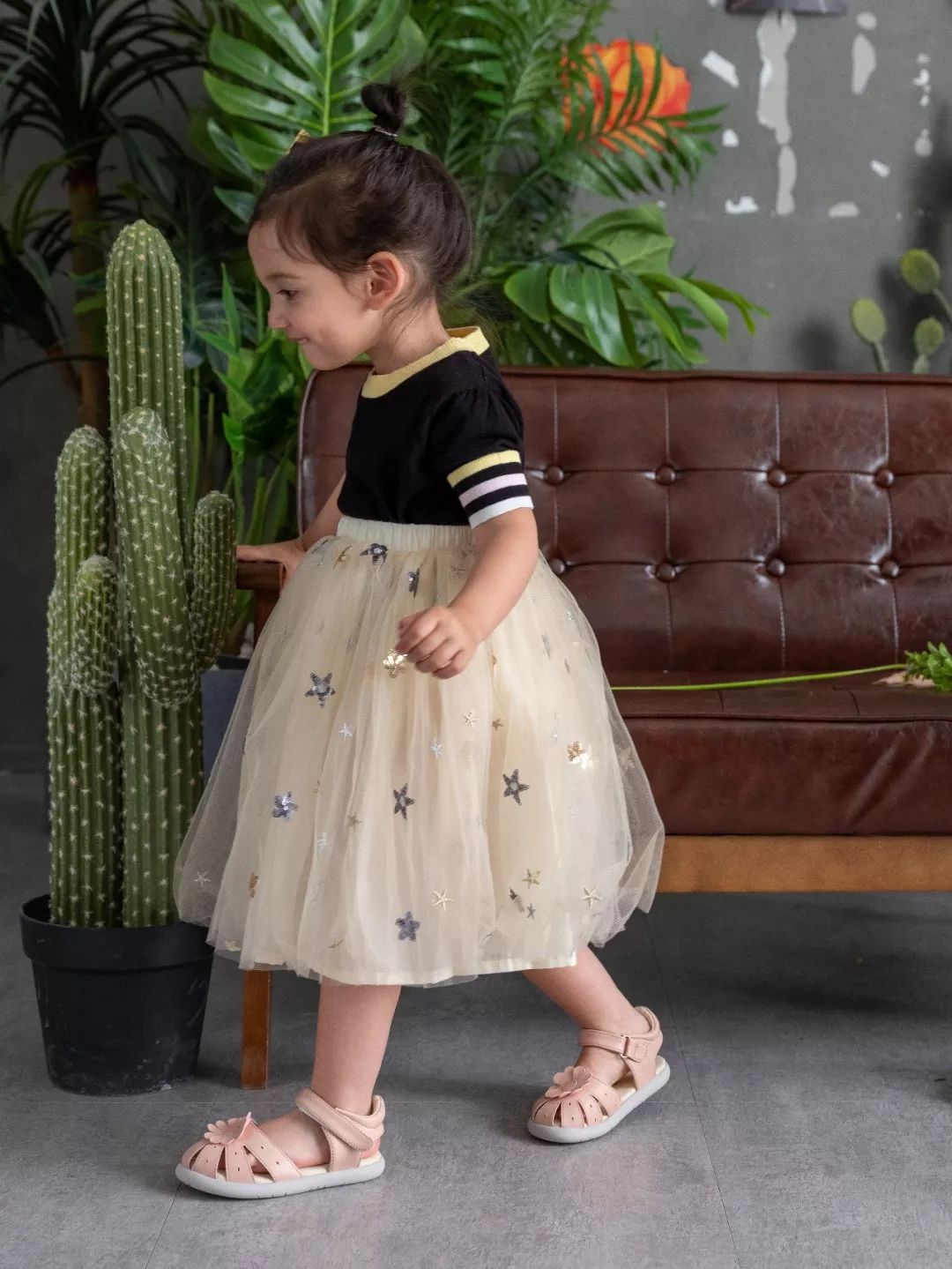 不烧脚又好看的运动风凉鞋推荐,小蓝羊凉鞋男测评