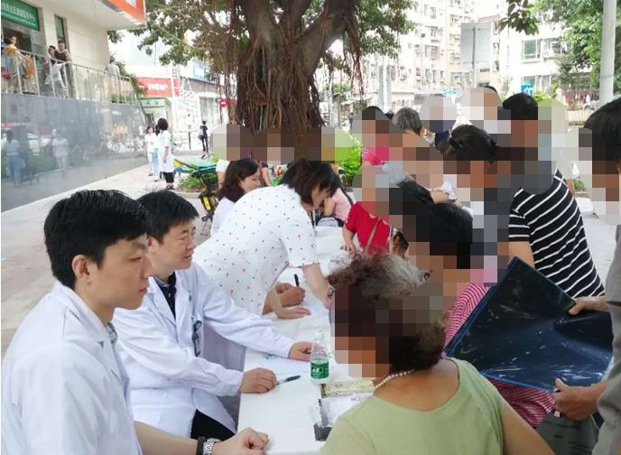 娣卞湷鍖讳笓涓撳涔夎瘖娲诲姩,涓尰闄笓瀹朵笅绀惧尯涔夎瘖