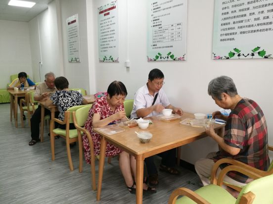 开饭啦日常工作餐,广州长者饭堂配餐点