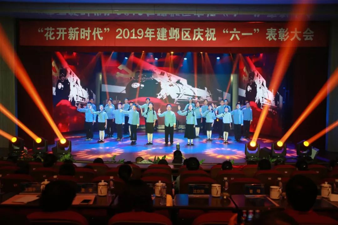 与儿童合唱,与儿童互动歌谣