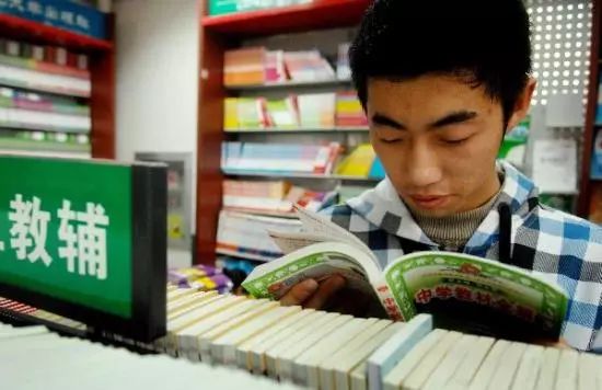 毕节老师犯什么错误会被学校开除,毕节教师有哪些行为