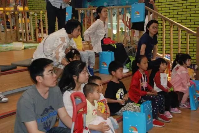 阅书房又添新伙伴吉阅七舍正式加盟