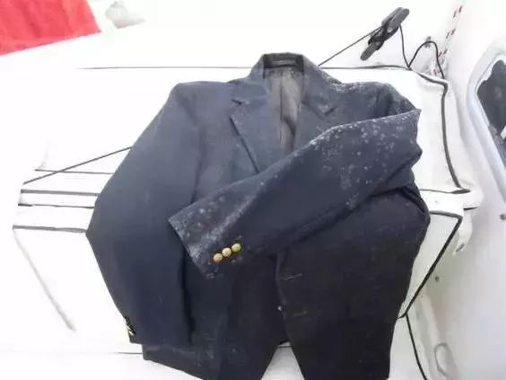 小白衣服脏了怎么洗,学会这招衣服多脏都能洗干净