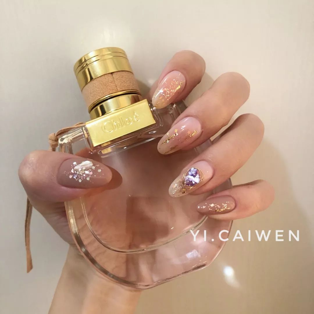 法式美甲魔镜粉多少钱 (施华洛世奇美睫)