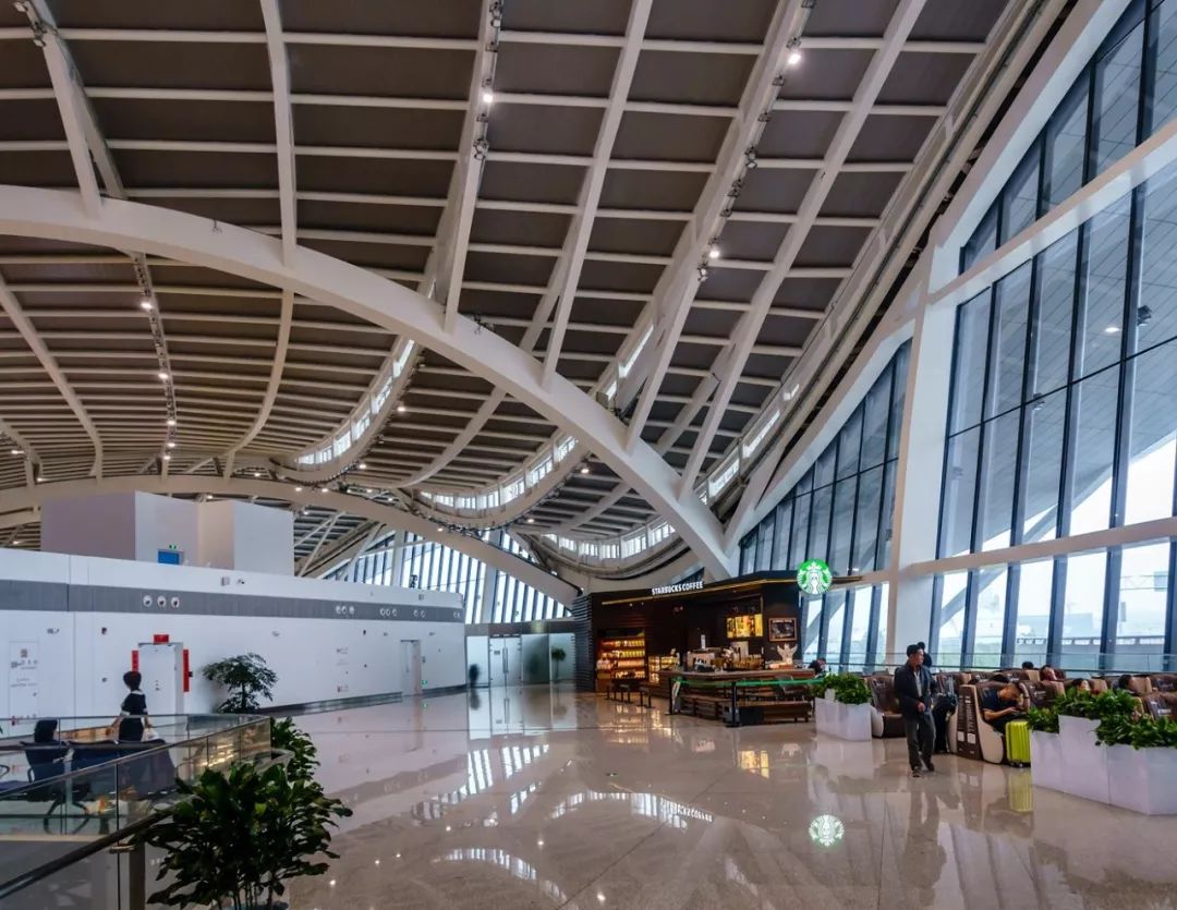 南航最怕什么投诉,南航的公务舱休息室吃饭免费吗