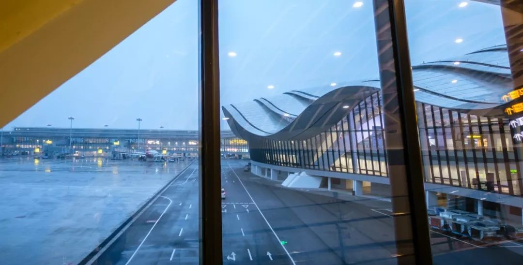 南航最怕什么投诉,南航的公务舱休息室吃饭免费吗