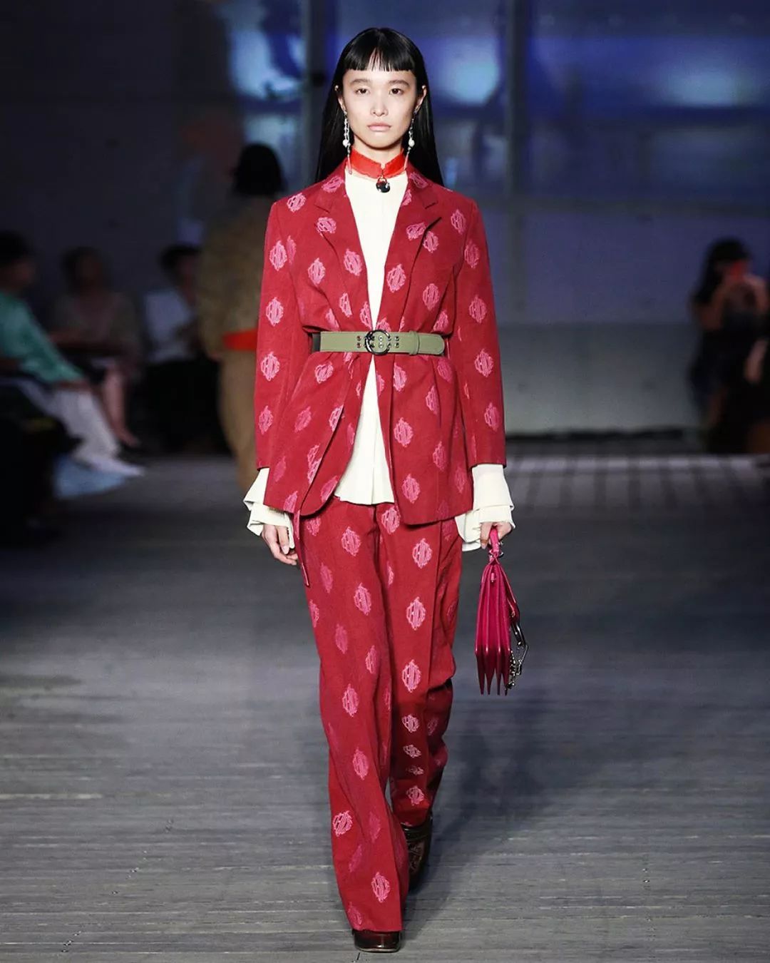 女生对闺蜜和普通人态度一样,女生对闺蜜的忍耐程度有多强