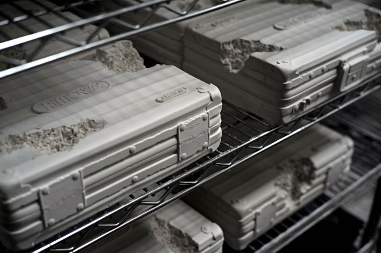 kaws优衣库2021补货,优衣库kaws联名t恤穿搭