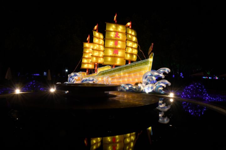 游玩天目湖水世界,静谧村庄夜景视频