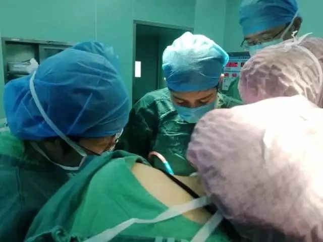 21岁，连续3次手术，输血量相当于把全身血换了3遍，差点就救不回来...