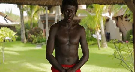 晒一天太阳就黑了怎样变白,暴晒一天晒黑了