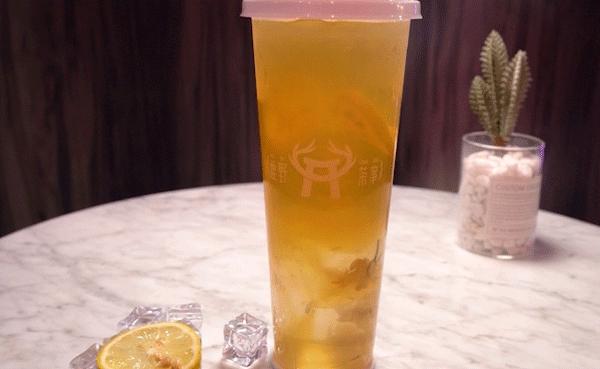 喝下一杯“星空”!探秘出片率200%的奶茶店,引众人打卡的秘密竟然是...