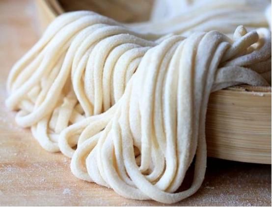 手擀面不筋道一煮就断,手擀面条一煮就断什么原因