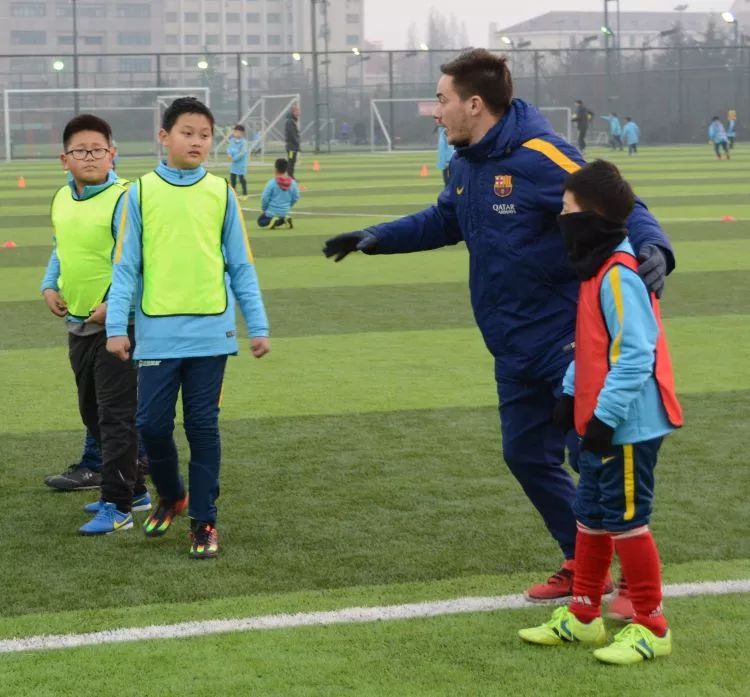 是个外国脸就行？“中国足球最终成了最大的输家”