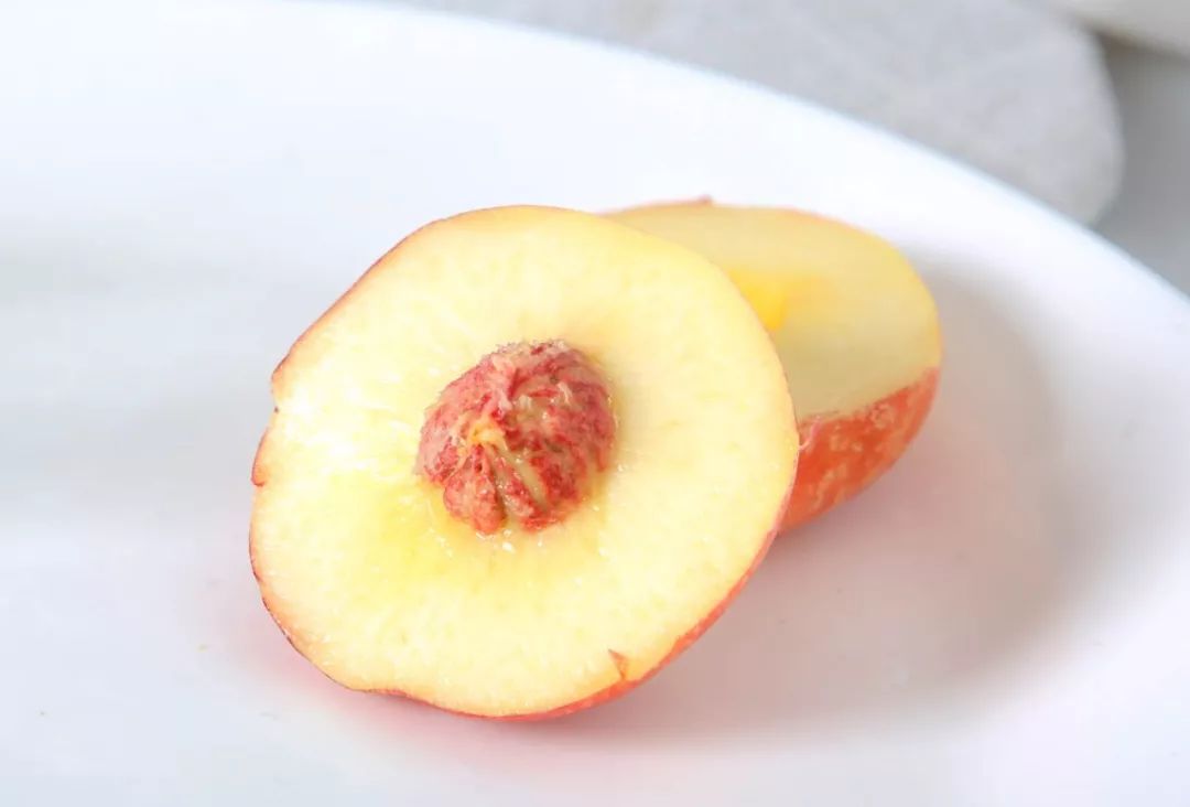 18°甜的人间“仙桃！轻轻一咬，汁水肆意流淌，一口气能吃10个！｜吃货精选