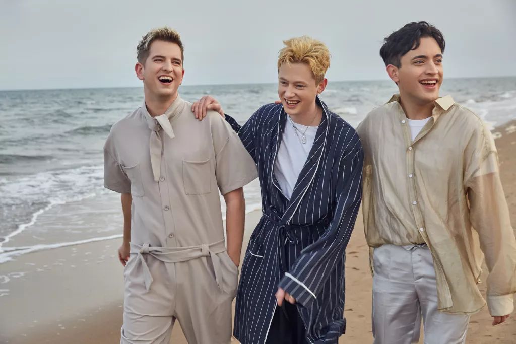 男模摆拍动作大全夏装,男模摆拍动作大全