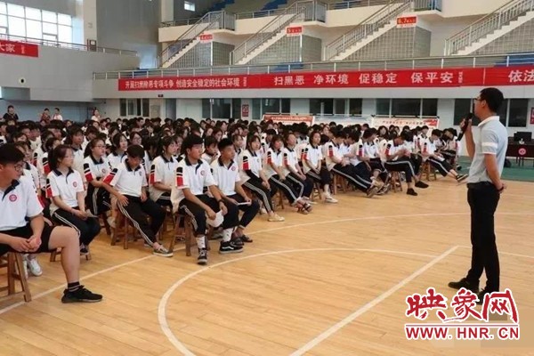 平安校园护航教育,创建平安校园促进健康成长内容