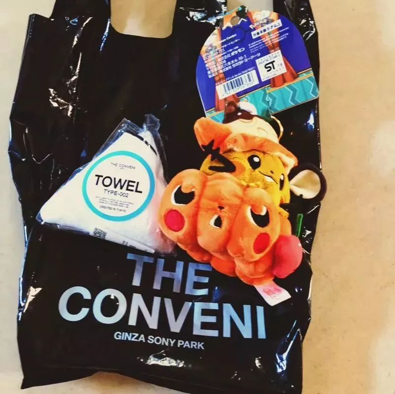 为了鞋带买了一双鞋子,yeezy反光鞋带