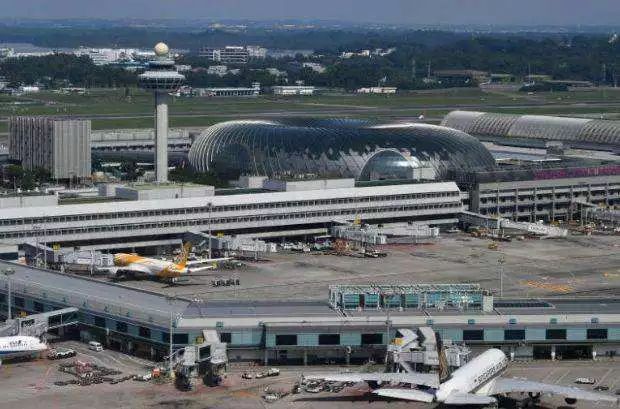 体验19个小时飞机,体验时间最长的航班