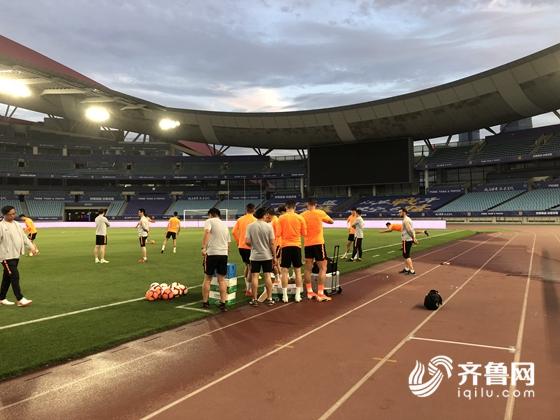 足协杯半决赛鲁能主场1:0上海,18足协杯决赛鲁能主场