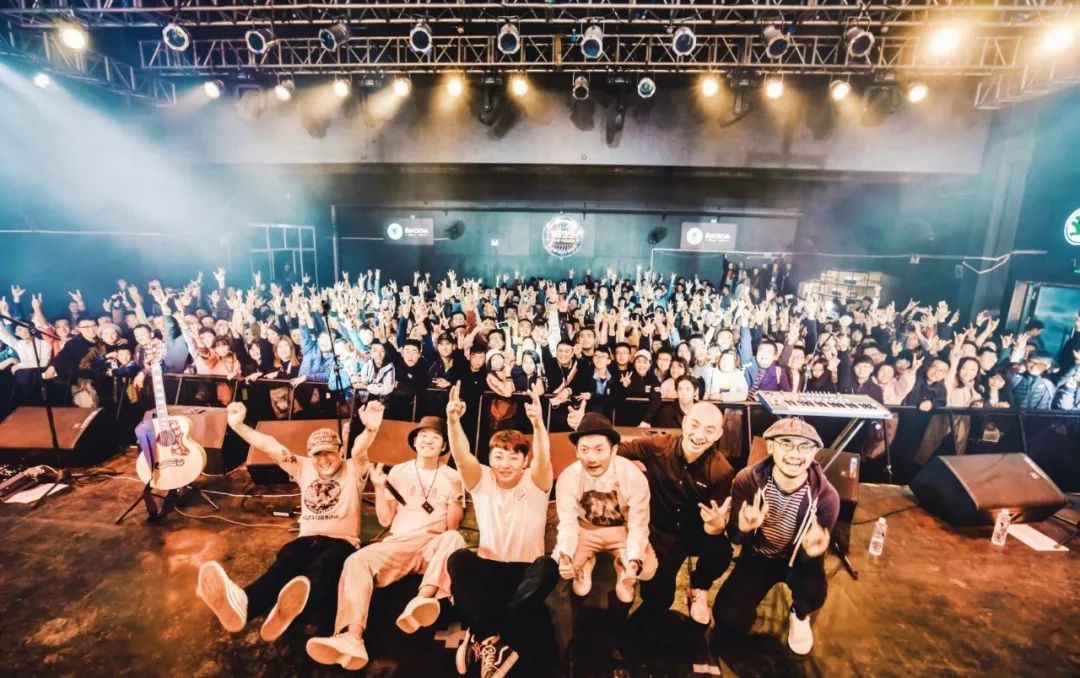 黑撒秦始皇口音,黑撒乐队秦始皇的口音