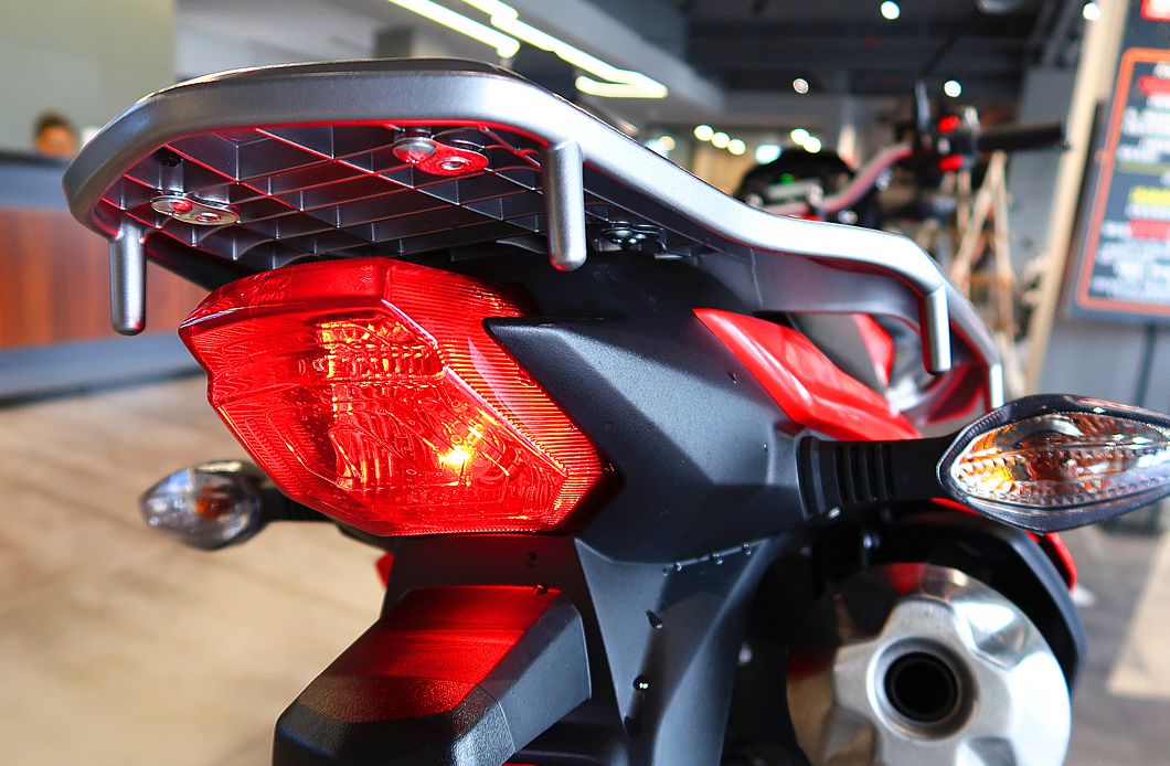 nk150豪爵对比阿普利亚terra150,到店新车视频