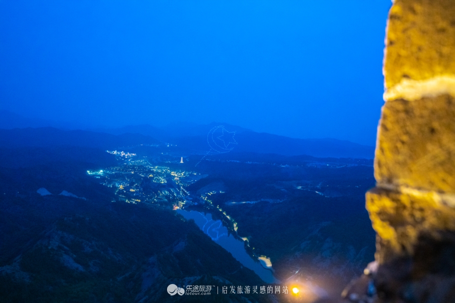 提灯游司马台长城,看古北水镇的温婉夜