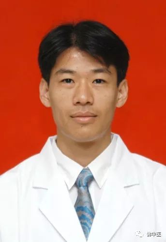 70岁老人前列腺肥大膀胱结石,膀胱巨大结石的症状