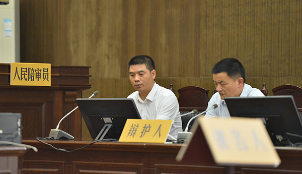 刑满释放杀狱警刺伤法官案,重庆杀害狱警