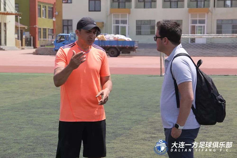 「蓝·青训」专家团完成10所基地校考察城市足球底蕴助力发展