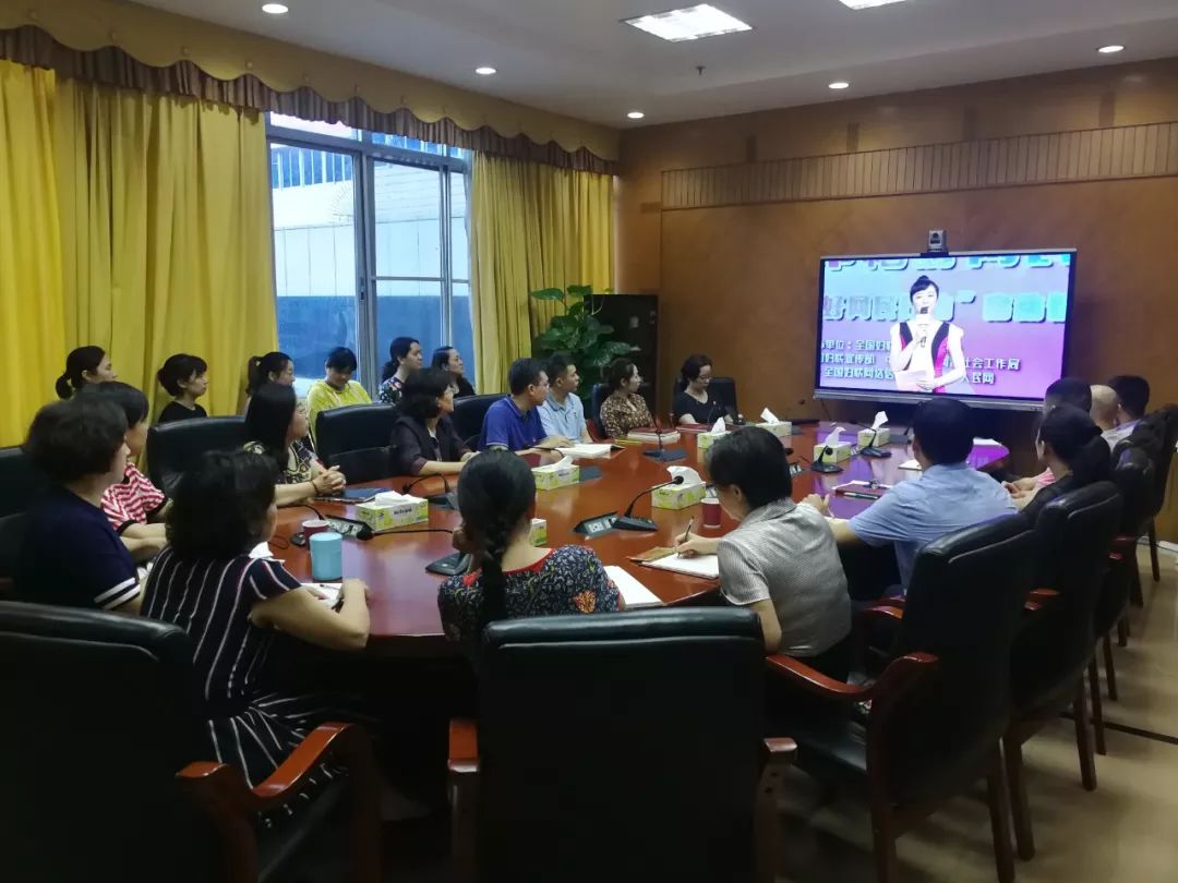 快3周的宝宝只会闹怎么办,一个月的宝宝老是闹怎么办