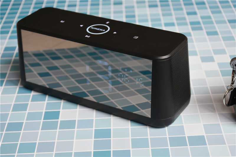 复古蓝牙音箱学生党开箱,手提式蓝牙音箱开箱测评