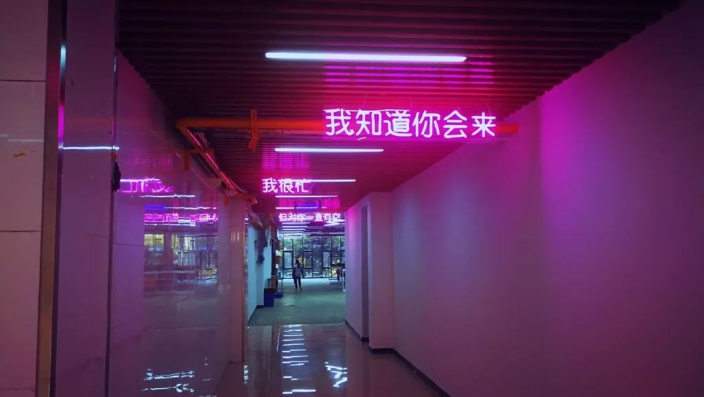 鏈嶅姟鎴戜滑鏄鐪熺殑,鎷嶇悆鎴戜滑鏄鐪熺殑